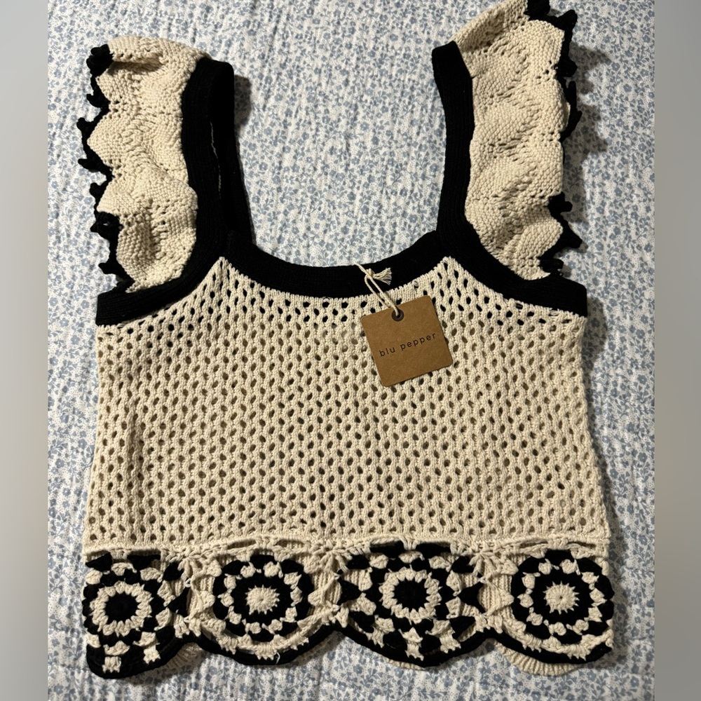 Pink Lily - Blu Pepper BE YOUR BEST BLACK MULTI FLORAL TRIM CROCHET TANK